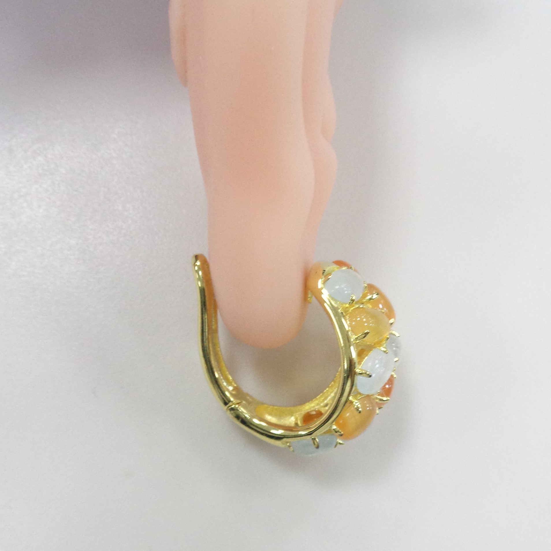 Серебряные серьги с аквамаринами и халцедонами